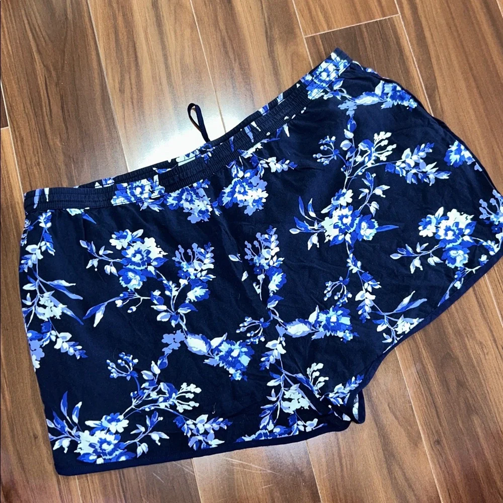 Large Gap 100% viscose lounge shorts